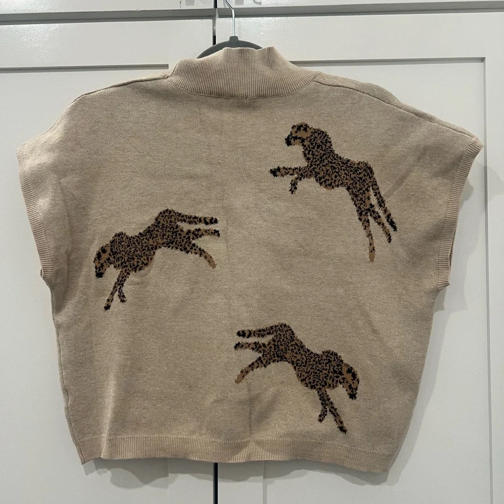 Women’s Entro Beige Cheetah Sweater size large - Picture 2 of 15